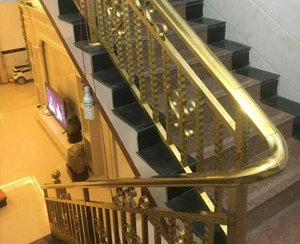 镀钛不锈钢板凳